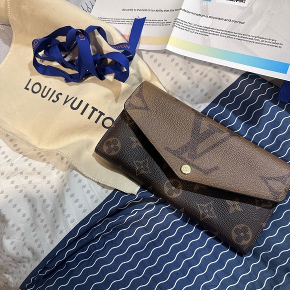 Louis Vuitton Reverse Monogram Sarah wallet - Picture 4 of 12